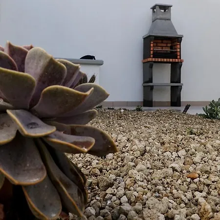 Yucca Villa *